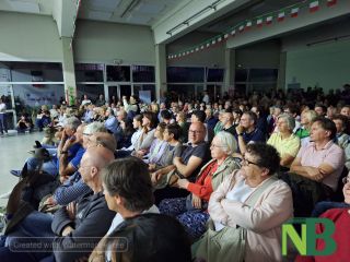 Pollone "canta l'Adunata": gremito il polivalente fra cori alpini e musica