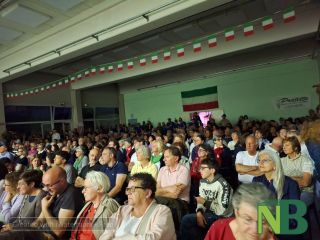 Pollone "canta l'Adunata": gremito il polivalente fra cori alpini e musica