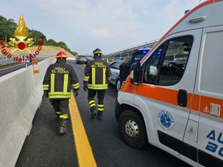 Dal Nord-ovest: incidente stradale sulla A5 verso Ivrea, due persone in ospedale Dal Nord-ovest: incidente stradale sulla A5 verso Ivrea, due persone in ospedale