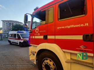 Auto prende fuoco ad Andorno, paura per una donna FOTO Auto prende fuoco ad Andorno, paura per una donna FOTO