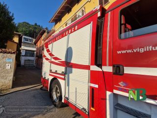 Auto prende fuoco ad Andorno, paura per una donna FOTO Auto prende fuoco ad Andorno, paura per una donna FOTO