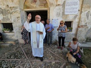 Sandigliano, animali da compagnia benedetti alla festa patronale dell’Assunta FOTO Angela Lobefaro Sandigliano, animali da compagnia benedetti alla festa patronale dell’Assunta FOTO Angela Lobefaro