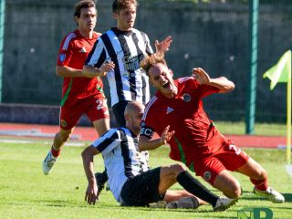 Calcio, finisce 1-0 tra Biellese e NovaRomentin al “La Marmora-Pozzo” di Biella FOTO Enrico Eletto per newsbiella.it Calcio, finisce 1-0 tra Biellese e NovaRomentin al “La Marmora-Pozzo” di Biella FOTO Enrico Eletto per newsbiella.it