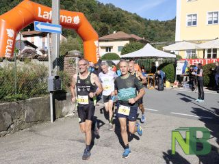 Miagliano corre insieme: 104enne e 92enne emozionano al Villa Poma Trail FOTO Davide Finatti per newsbiella.it