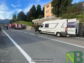 Fumo dal motore di un camper a Biella Cossila FOTO Giuliana Mosca per newsbiella.it