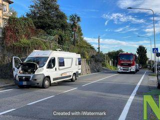 Fumo dal motore di un camper a Biella Cossila FOTO Giuliana Mosca per newsbiella.it