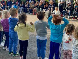La festa dei nonni alla materna Cucco di Chiavazza tra sorrisi ed emozioni La festa dei nonni alla materna Cucco di Chiavazza tra sorrisi ed emozioni
