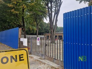Addio alla vecchia scuola Cerruti a  Biella, al via la demolizione FOTO