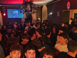 Riapre il Galileo: il cuore pulsante della movida biellese torna a battere più forte che mai!