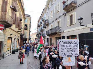 Biella, nuovo corteo per la Palestina nel centro città FOTO