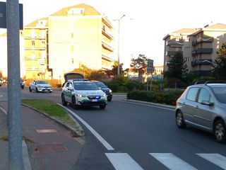 Donna investita lungo via Ivrea, soccorsa dai passanti