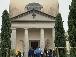 Biella, al Cimitero Urbano la Messa in memoria dei defunti, il Vescovo Farinella: "Il nostro destino è la vita eterna" FOTO Davide Finatti per newsbiella.it