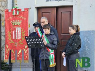 Candelo celebra la Giornata dell’Unità Nazionale e delle Forze Armate, Gelone ricorda il poliziotto ferito a Biella FOTO e VIDEO Angela Lobefaro per newsbiella.it Candelo celebra la Giornata dell’Unità Nazionale e delle Forze Armate, Gelone ricorda il poliziotto ferito a Biella FOTO e VIDEO Angela Lobefaro per newsbiella.it