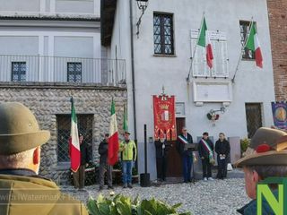 Candelo celebra la Giornata dell’Unità Nazionale e delle Forze Armate, Gelone ricorda il poliziotto ferito a Biella FOTO e VIDEO Angela Lobefaro per newsbiella.it Candelo celebra la Giornata dell’Unità Nazionale e delle Forze Armate, Gelone ricorda il poliziotto ferito a Biella FOTO e VIDEO Angela Lobefaro per newsbiella.it