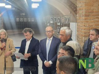 “Ritratti allo specchio”: la mostra che ci invita a guardare oltre le apparenze