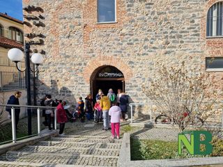 “Ritratti allo specchio”: la mostra che ci invita a guardare oltre le apparenze