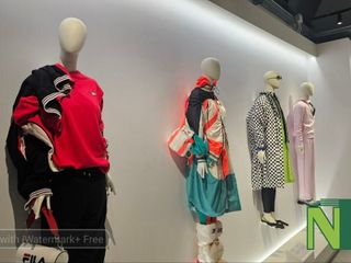 FILA inaugura il suo Brand Experience Center: un “ritorno a casa” strategico nella storica sede di Biella che unisce heritage e futuro FOTO FILA inaugura il suo Brand Experience Center: un “ritorno a casa” strategico nella storica sede di Biella che unisce heritage e futuro FOTO