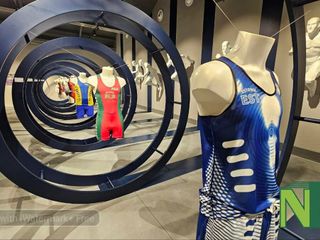 FILA inaugura il suo Brand Experience Center: un “ritorno a casa” strategico nella storica sede di Biella che unisce heritage e futuro FOTO FILA inaugura il suo Brand Experience Center: un “ritorno a casa” strategico nella storica sede di Biella che unisce heritage e futuro FOTO