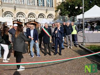 Sordevolo si accende di magia: al via la XXIII edizione del Mercatino degli Angeli FOTO e VIDEO Davide Finatti per newsbiella.it