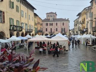 Al Mercatino degli Archi regali, artigianato e solidarietà a Biella FOTO Nicola Rasolo per newsbiella.it Al Mercatino degli Archi regali, artigianato e solidarietà a Biella FOTO Nicola Rasolo per newsbiella.it