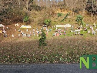 A Pollone tra luci e colori spunta il suggestivo presepe di bambole del Rione Burcina FOTO Mauro Benedetti per newsbiella.it