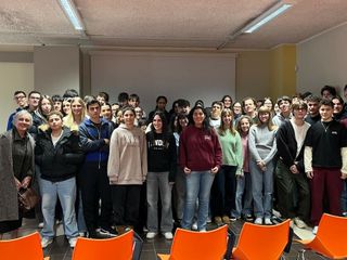 Il Teatro per non dimenticare: al Liceo di Cossato quattro giorni di riflessione verso la Giornata della Memoria Il Teatro per non dimenticare: al Liceo di Cossato quattro giorni di riflessione verso la Giornata della Memoria