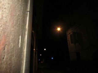 4 gennaio 2026: la luna Gibbosa Calante vista dal ricetto di Candelo FOTO Zinga Power