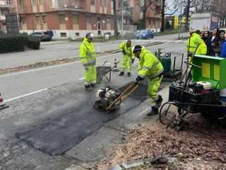 Biella, strade dissestate, il Comune testa la piastra a infrarossi