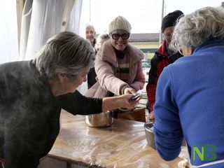 Gaglianico, via con la distribuzione della fagiolata! FOTO Davide Finatti per newsbiella.it
