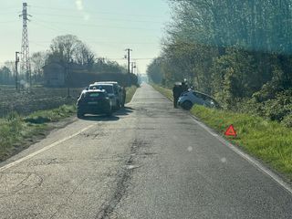 Auto fuori strada a Salussola, intervengono i Carabinieri