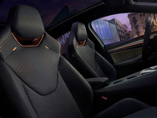 Nuova CUPRA Raval: La rivoluzione elettrica urbana arriva a Biella da V.Auto