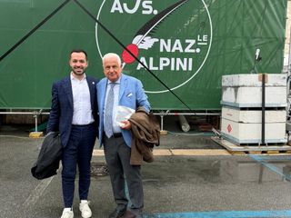 L'assessore di Biella, Edoardo Maiolatesi, assiste alla sfilata