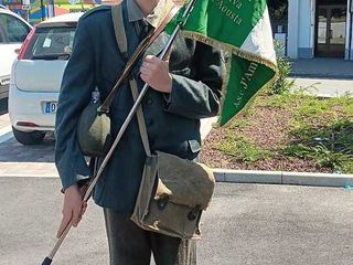 All'esame di terza media in uniforme storica: la passione di Ismael per la Seconda guerra mondiale All'esame di terza media in uniforme storica: la passione di Ismael per la Seconda guerra mondiale