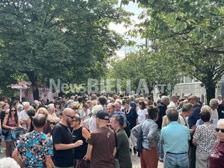 "Giù le mani dai ciliegi": a Biella cittadini in piazza contro il progetto agli Zumaglini FOTO e VIDEO Massimo Giacobbe per newsbiella.it