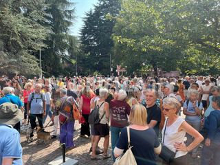 "Giù le mani dai ciliegi": a Biella cittadini in piazza contro il progetto agli Zumaglini FOTO e VIDEO Massimo Giacobbe per newsbiella.it