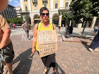 "Giù le mani dai ciliegi": a Biella cittadini in piazza contro il progetto agli Zumaglini FOTO e VIDEO Massimo Giacobbe per newsbiella.it