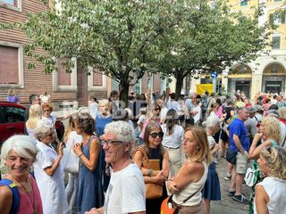 "Giù le mani dai ciliegi": a Biella cittadini in piazza contro il progetto agli Zumaglini FOTO e VIDEO Massimo Giacobbe per newsbiella.it