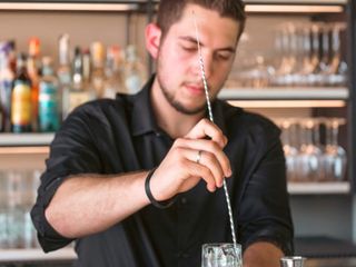 Da Borriana agli hotel di lusso: Edoardo porta il gusto del Biellese nei cocktail