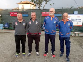 Riva e Petretti, in maglia grigia, vincitori del Girone Basso - Foto Federbocce