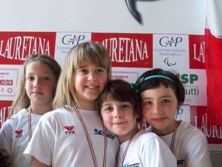 La staffetta che si è aggiudicata l'oro