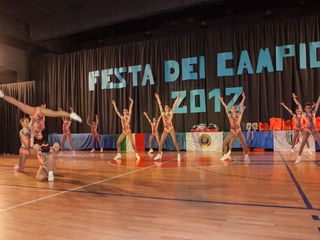 Un'esibizione di aerobica Un'esibizione di aerobica