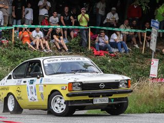 Isabella Bignardi su Opel Kadett GTE Isabella Bignardi su Opel Kadett GTE