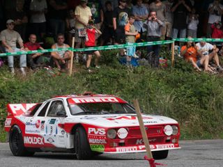 L'ex pilota di Formula 1 Comas sta dando spettacolo L'ex pilota di Formula 1 Comas sta dando spettacolo