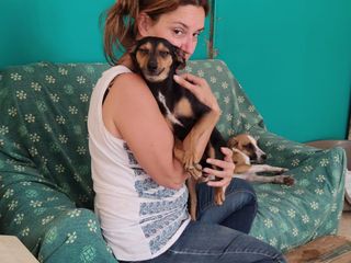 Mico e Betta cercano una casa: due cagnolini speciali in attesa di amore