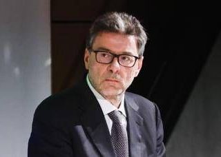 Manovra, Giorgetti: "Massacrati su taglio Irpef ceto medio, ma siamo nel giusto"