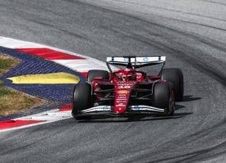 Gp Ungheria, pole Ferrari con un super Leclerc. Disastro Hamilton