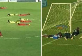 Invasione di api in campo, calciatori si fingono morti Invasione di api in campo, calciatori si fingono morti