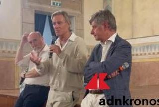 "Striscia la Notizia ricomincerà la seconda settimana di novembre", l'annuncio di Jimmy Ghione "Striscia la Notizia ricomincerà la seconda settimana di novembre", l'annuncio di Jimmy Ghione