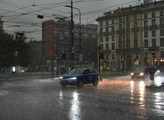 Piogge e temporali violenti, cambio meteo netto sull'Italia: le previsioni Piogge e temporali violenti, cambio meteo netto sull'Italia: le previsioni