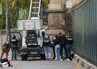 Louvre riapre ai visitatori. Darmanin: "Furto dà immagine pessima della Francia" Louvre riapre ai visitatori. Darmanin: "Furto dà immagine pessima della Francia"